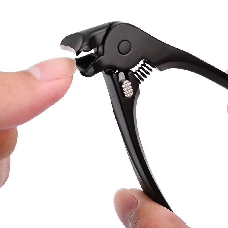 🥳 OFFRE IMBATTABLE 2026 💅 Coupe-ongles en acier inoxydable avec lames courbes de précision : facile à utiliser même pour les ongles épais et pour les personnes âgées ! ✂️✨