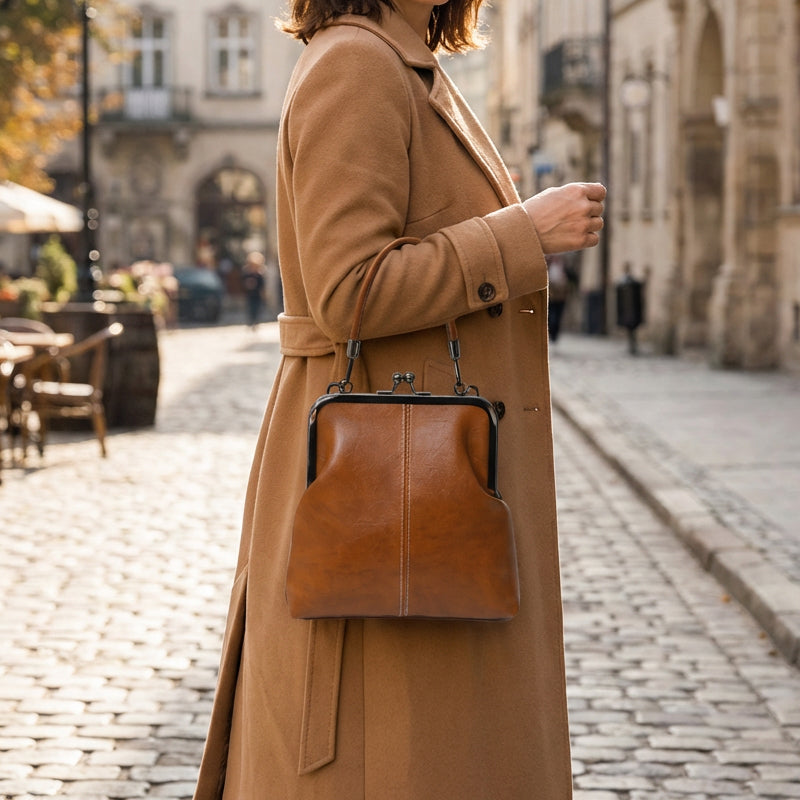 👜✨ Sac à Bandoulière pour Femme avec Fermeture à Pression Vintage 🔐 – Anse Supérieure, Cuir PU, Style Rétro Élégant 🤎💋