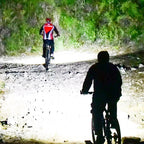🚴🔦 Phare de Vélo Rechargeable USB 28 LED avec Klaxon Intégré & Télécommande – 8 LED + 20 SMD, ABS Étanche, Batterie 2-8h, 150x60x40mm ✨🔋