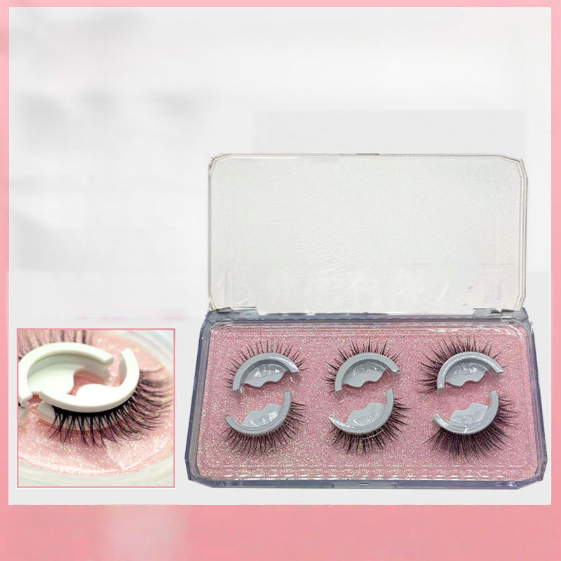 👁️ Faux cils autocollants sans colle | ✨ Pose en 3 secondes et effet naturel | 🔄 Réutilisables et hypoallergéniques | 🌸 Lot de 3 paires en 7 styles